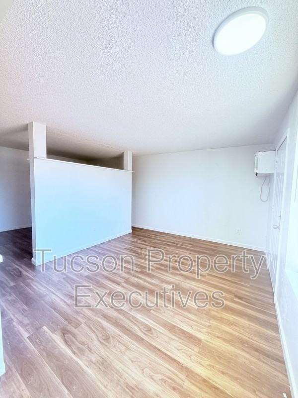 3810 E Monte Vista Dr - Photo 3 of 11