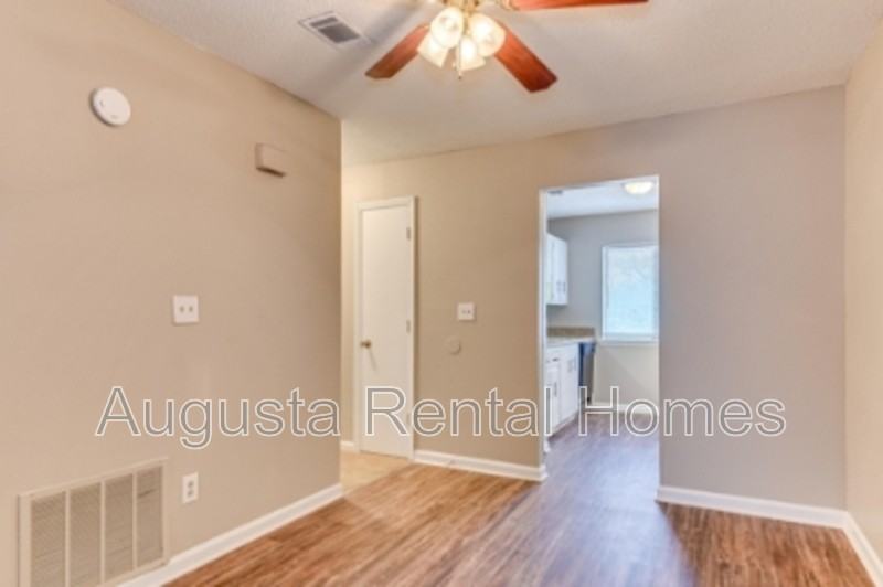 2902 Ridge Ct Apt C - Photo 6 of 21