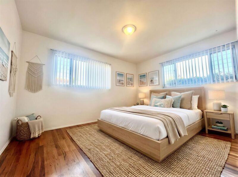 3726 Ingraham St - Photo 6 of 17