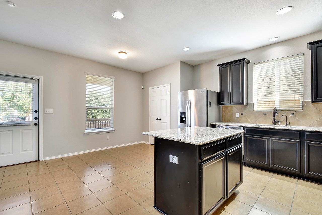 1447 Kedros - Photo 4 of 30