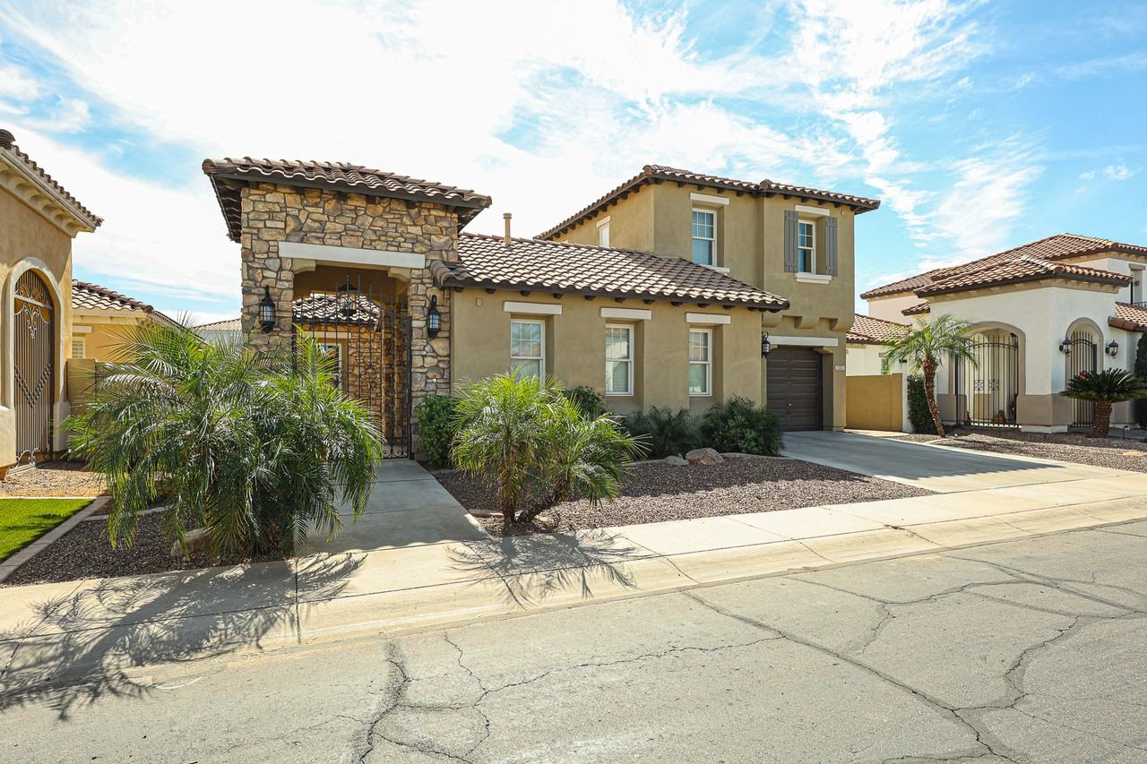 2351 E Azalea Dr - Photo 2 of 50