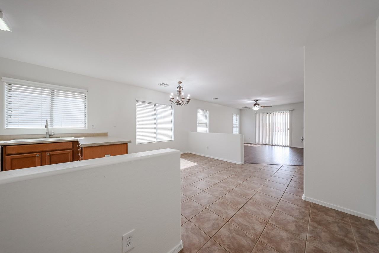 29120 N Yellow Bee Dr - Photo 6 of 37