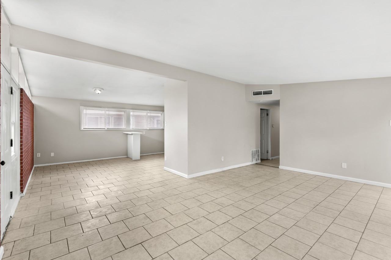 6612 Graybirch Dr - Photo 4 of 27