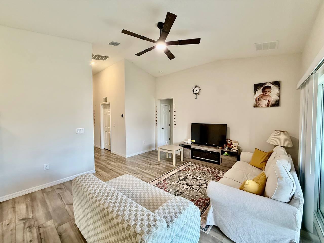 14841 Sterling Spur Ave - Photo 6 of 27