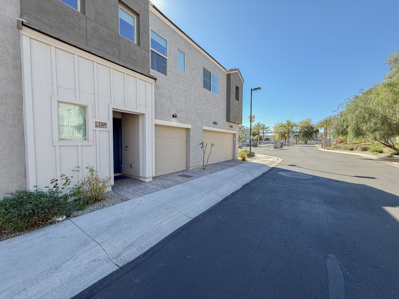 2269 W Echo Ln - Photo 3 of 27