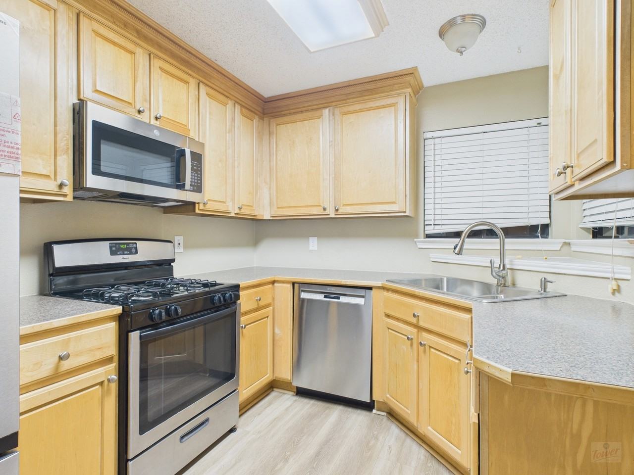 14405 Tiffer Ln - Photo 4 of 30