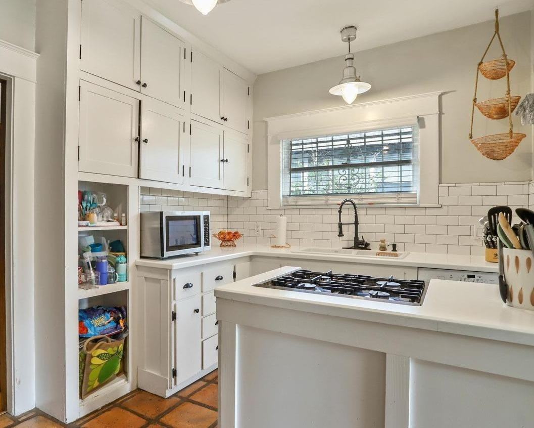 128 W Walnut St - Photo 4 of 4