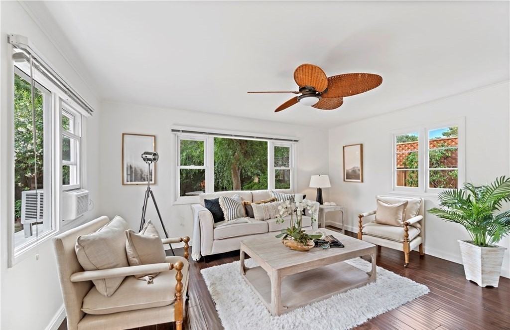 1590 Arroyo Dr - Photo 2 of 5