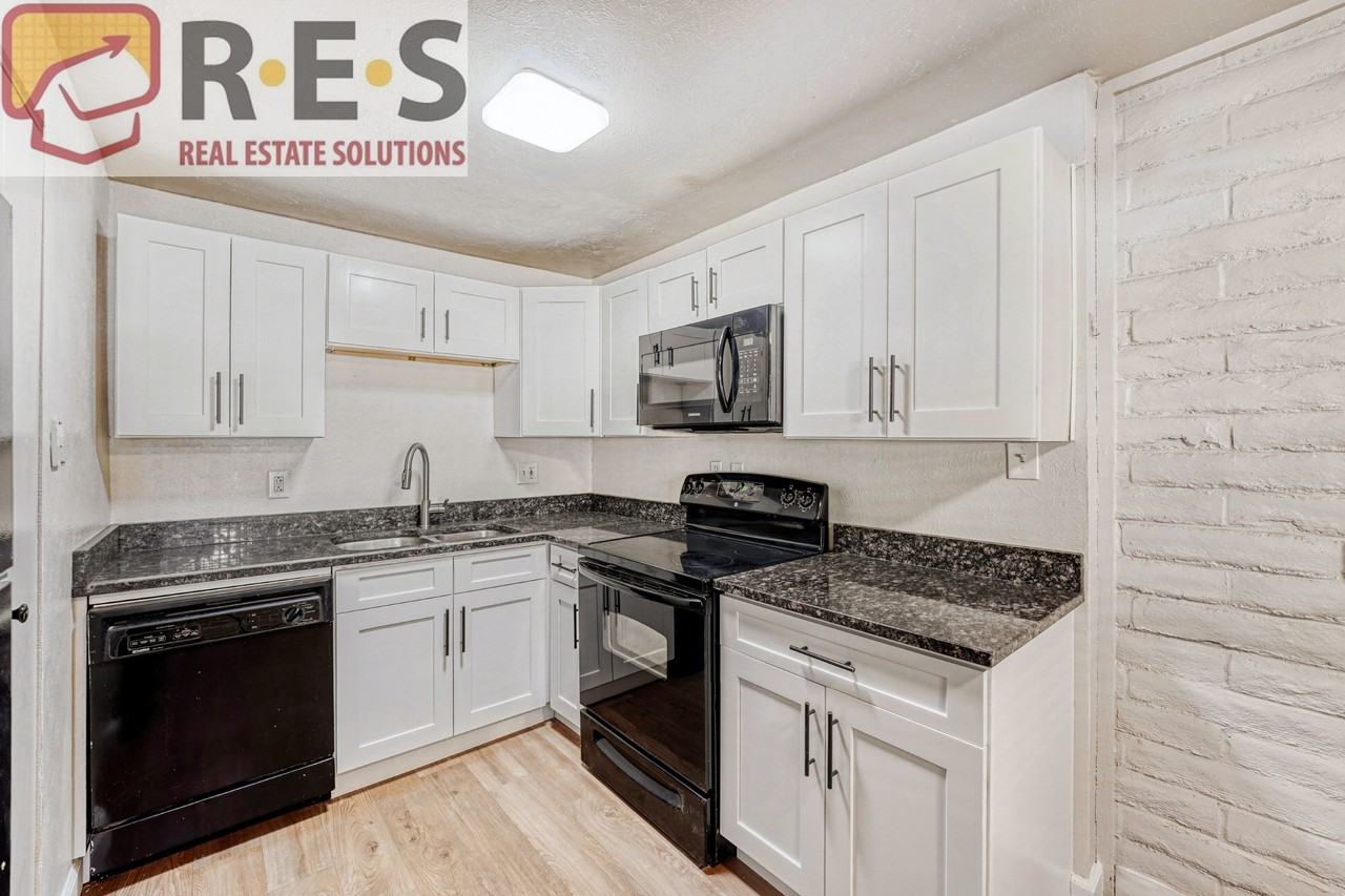 875 S Quebec St #24 - Photo 5 of 17