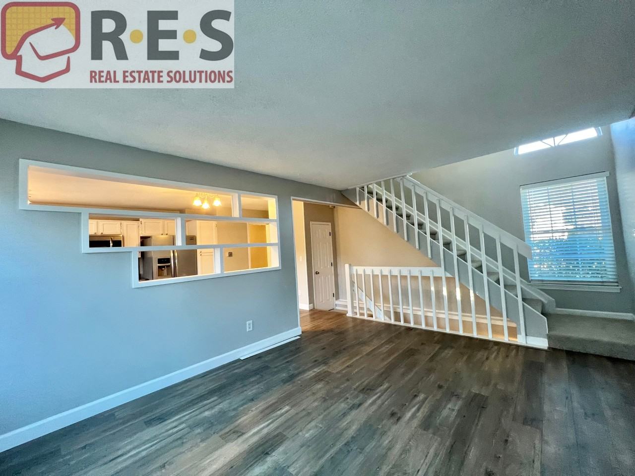 652 Longfellow Ln - Photo 6 of 26