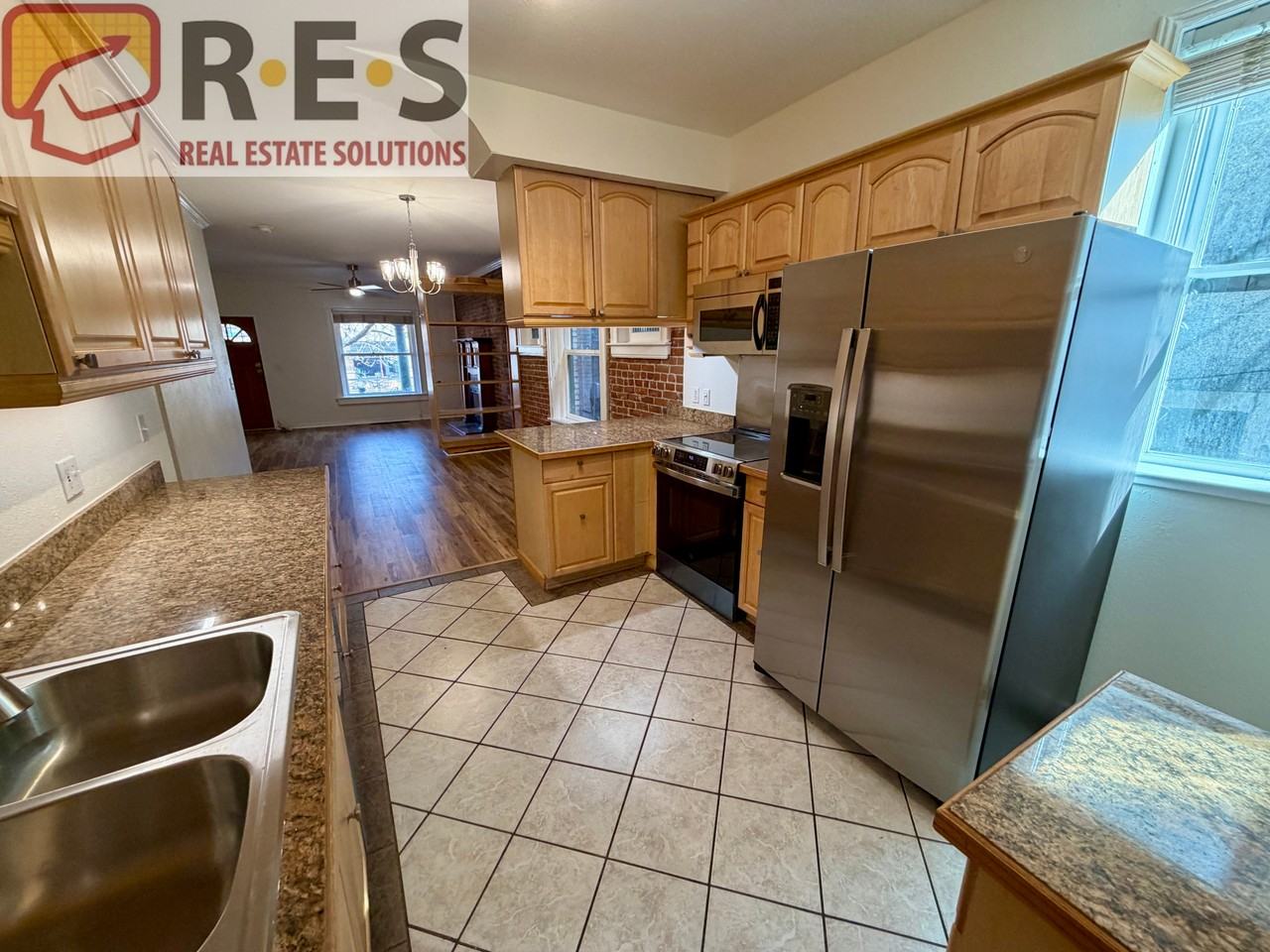 2106 E 17th Ave - Photo 3 of 14