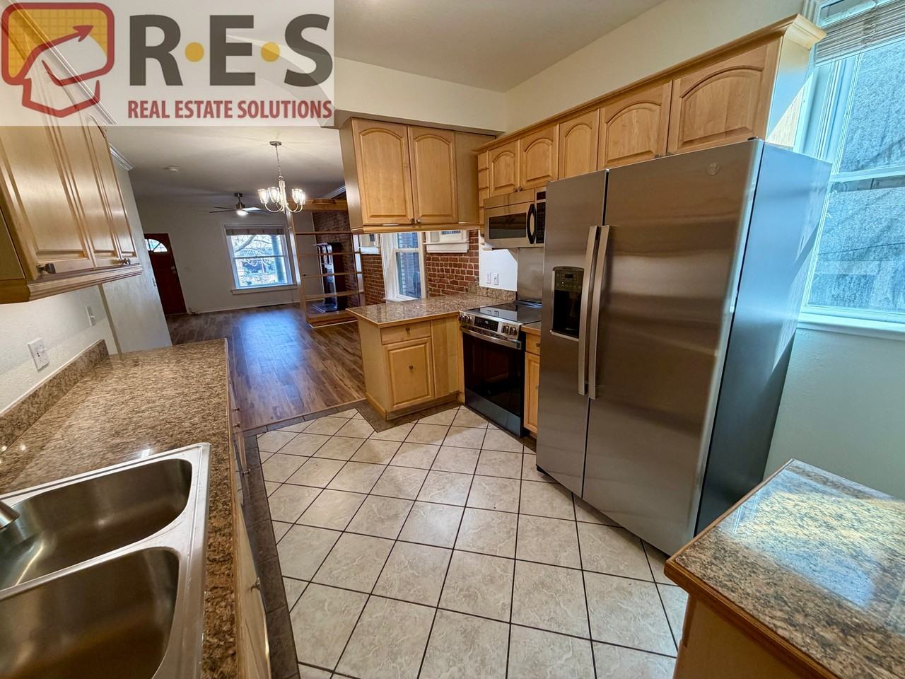 2106 E 17th Ave - Photo 4 of 14