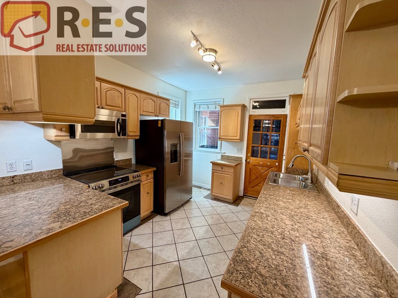 2106 E 17th Ave - Photo 5 of 14