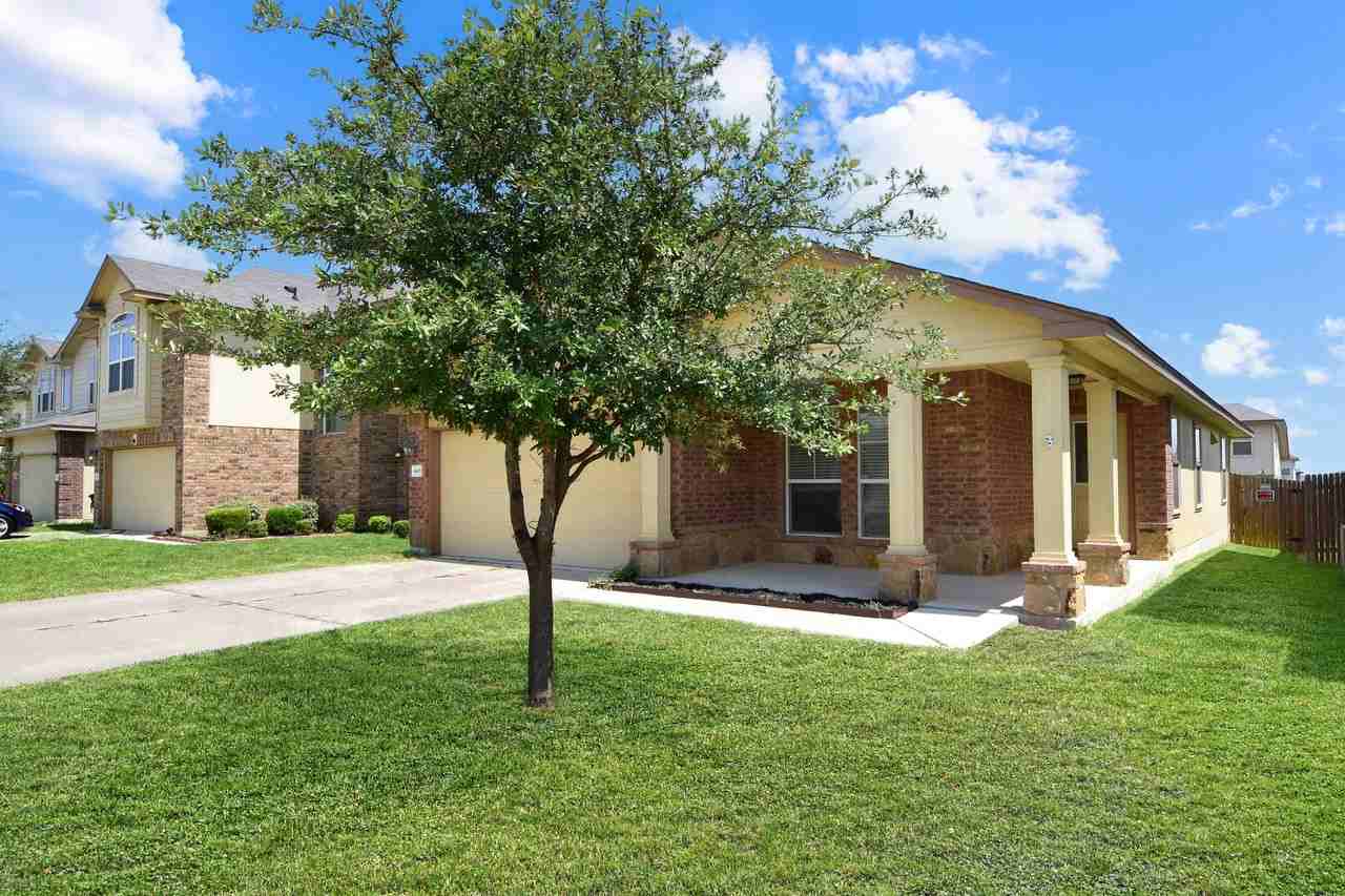 4609 Green Meadow St - Photo 3 of 17