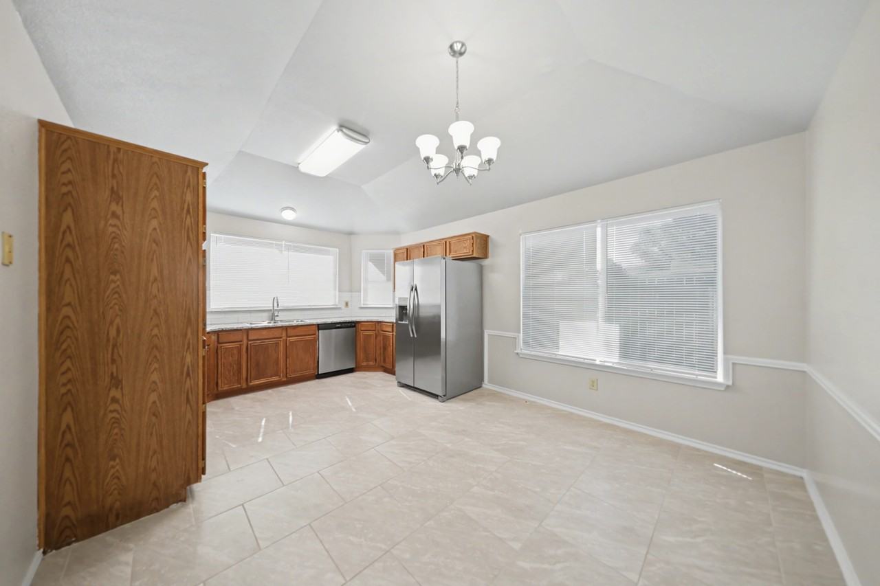 8613 Casler Cir - Photo 6 of 23