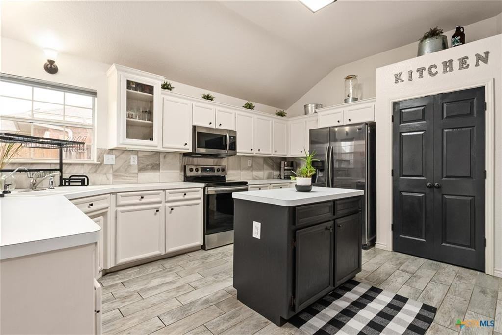 4310 Esta Lee Ave - Photo 6 of 28