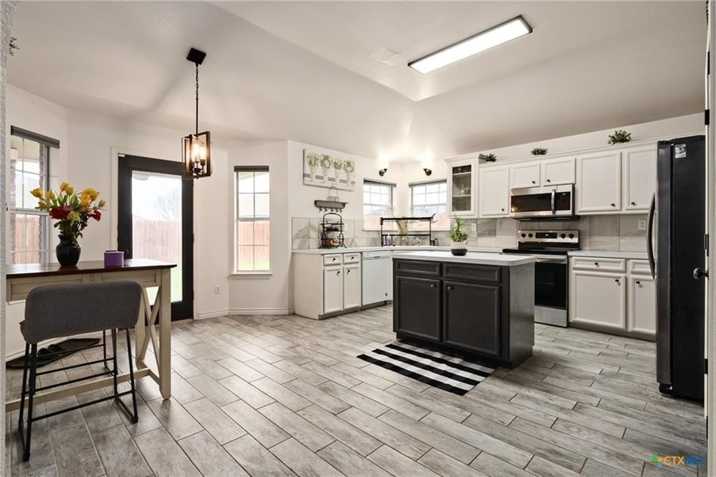 4310 Esta Lee Ave - Photo 7 of 28