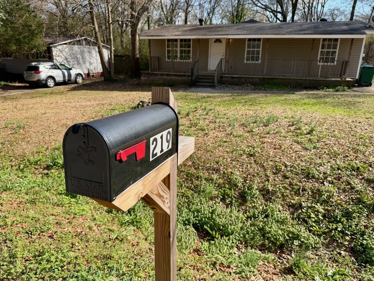 219 Harmon Ave - Photo 3 of 28