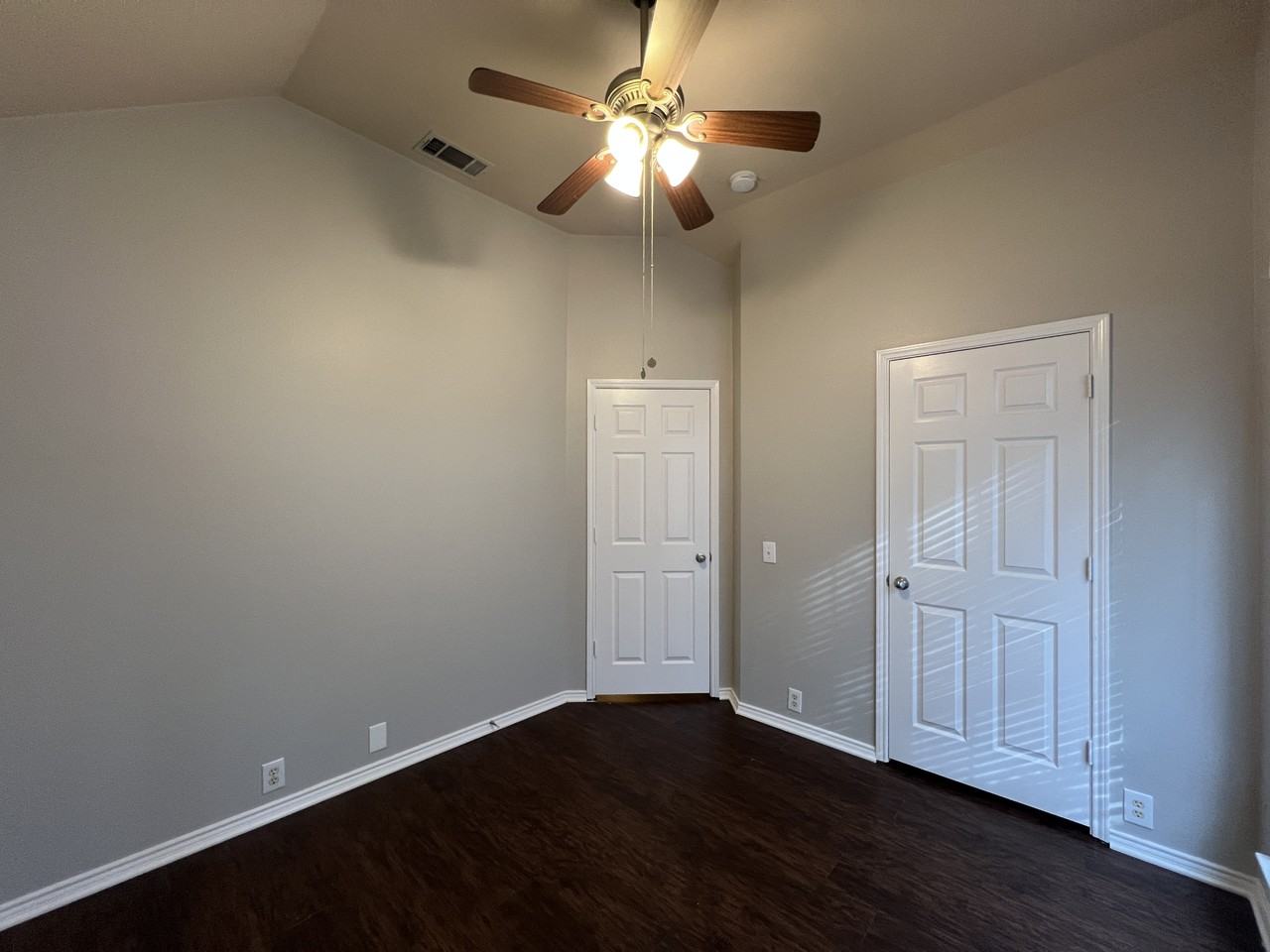 2900 Dunbar Dr - Photo 6 of 30