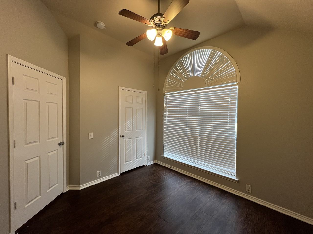 2900 Dunbar Dr - Photo 7 of 30