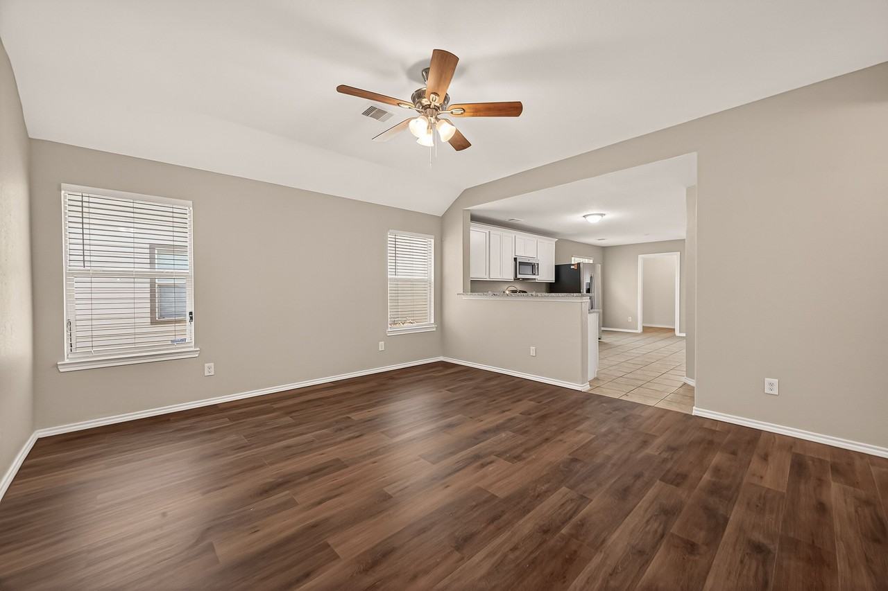 2730 Morgensen Dr - Photo 3 of 17