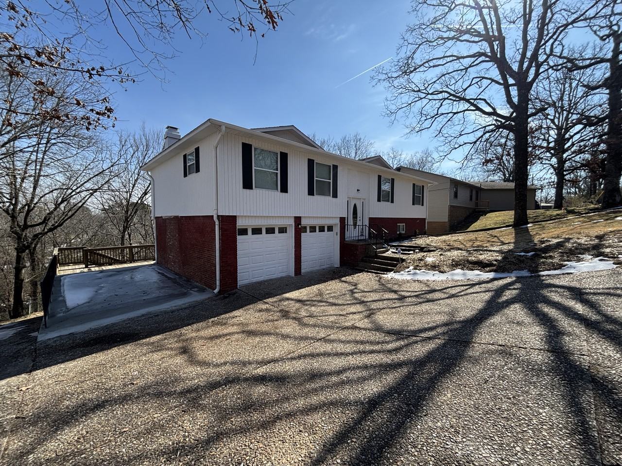 322 E Lee Ave - Photo 2 of 27