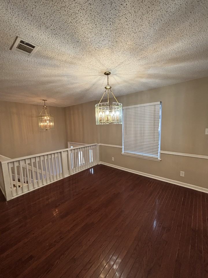 322 E Lee Ave - Photo 6 of 27