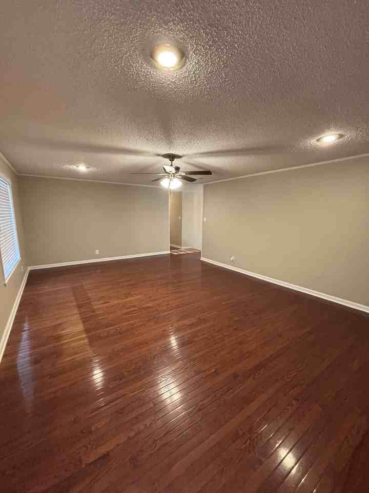 322 E Lee Ave - Photo 7 of 27