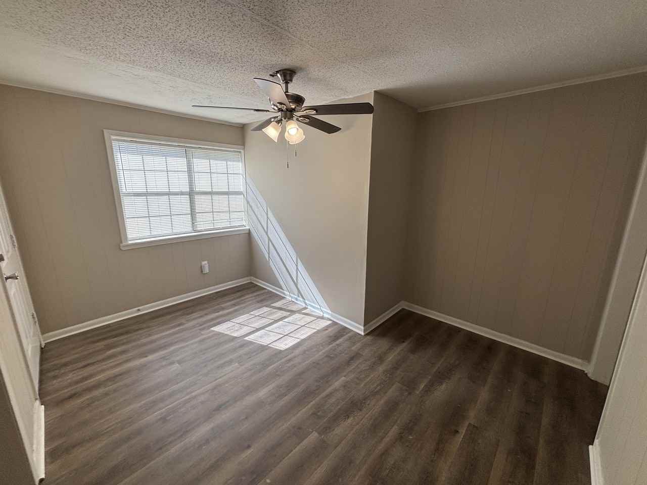 403 Rhode Island St - Photo 4 of 19