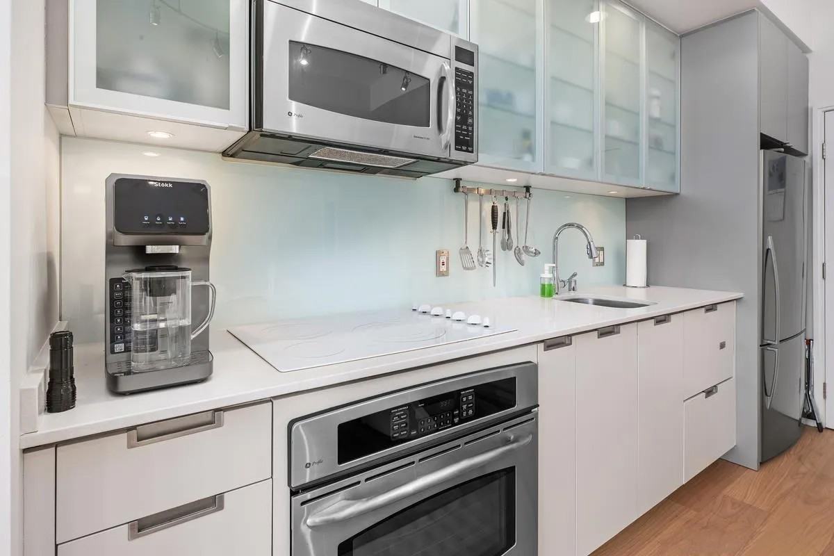 575 6Th Ave - Photo 3 of 12