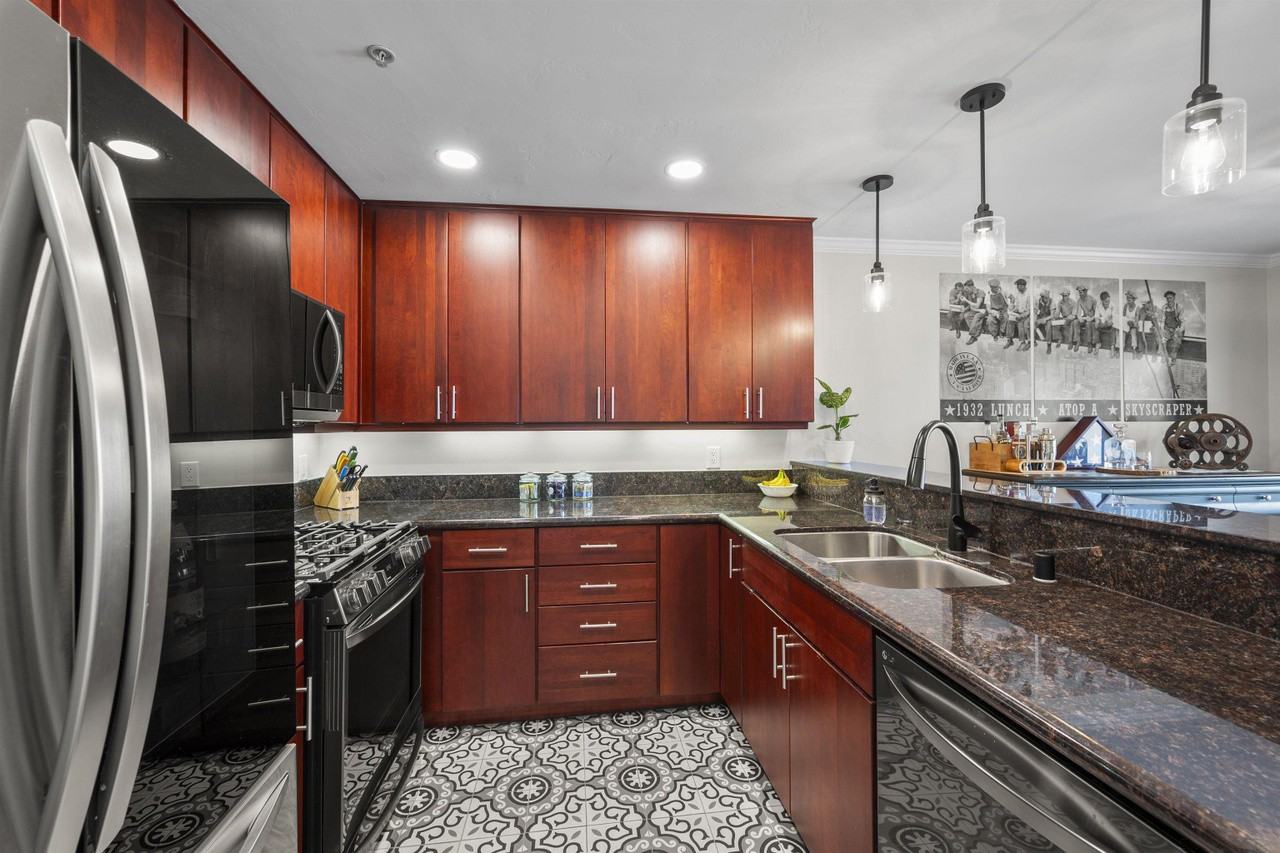 1150 21St St - Photo 5 of 9