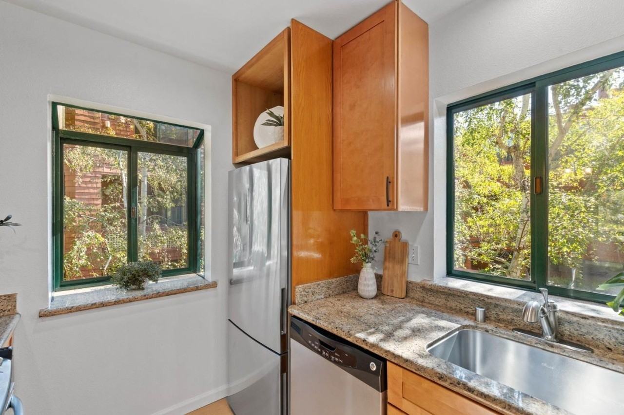 4250 El Camino Real - Photo 5 of 12