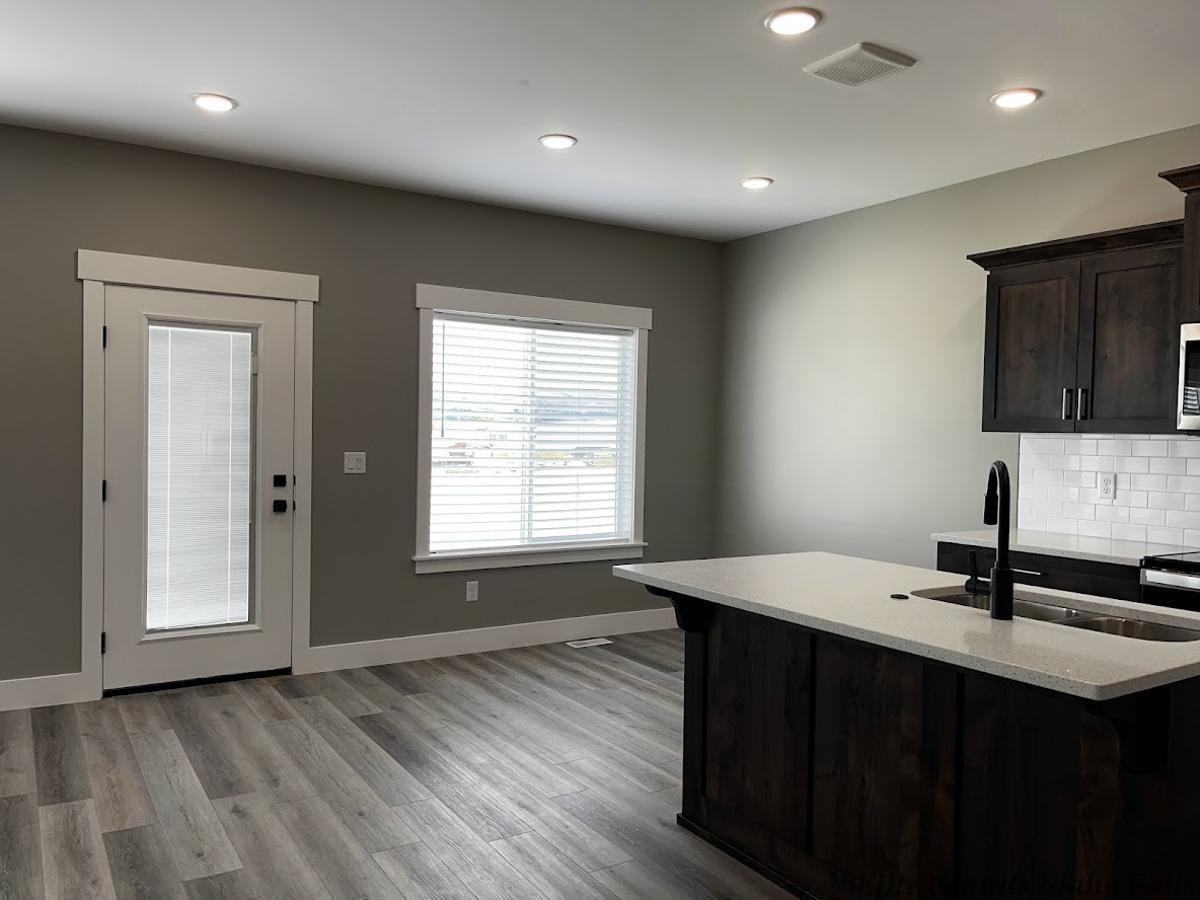 3911 Judy St - Photo 7 of 17