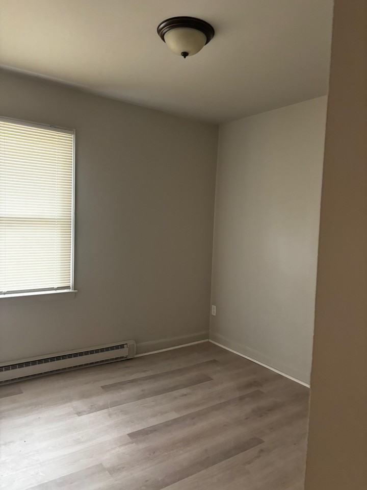 1245 Pondella Dr - Photo 5 of 10