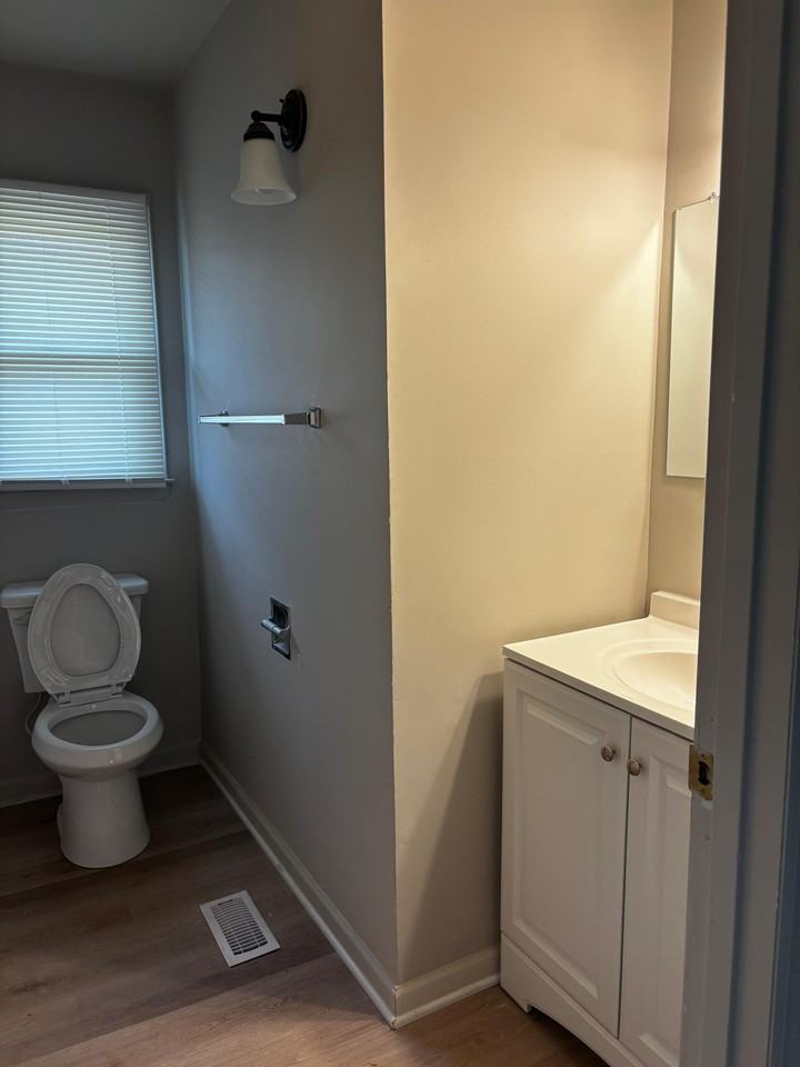 1245 Pondella Dr - Photo 6 of 10