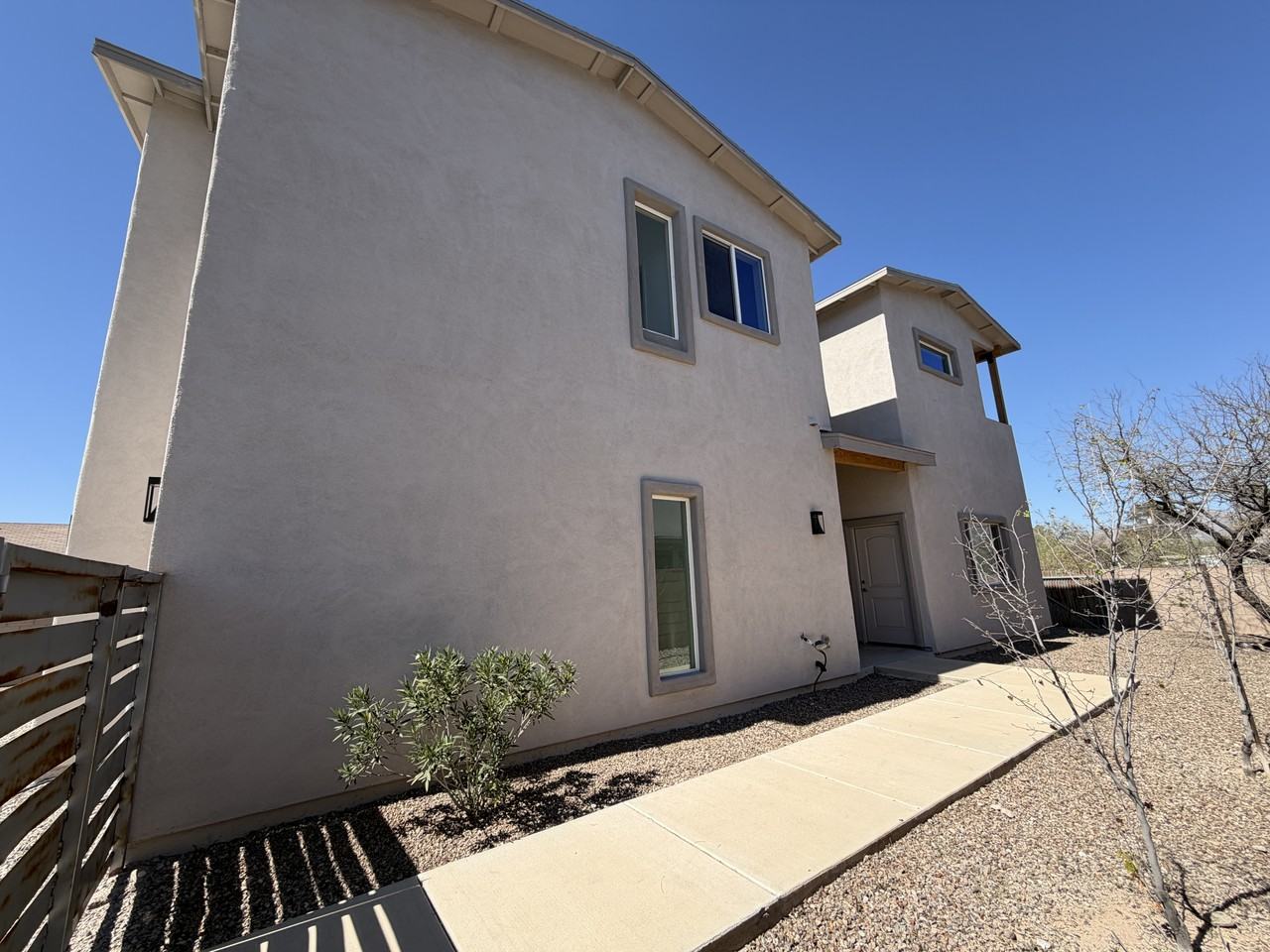 3329 E Glenn St - Photo 3 of 40