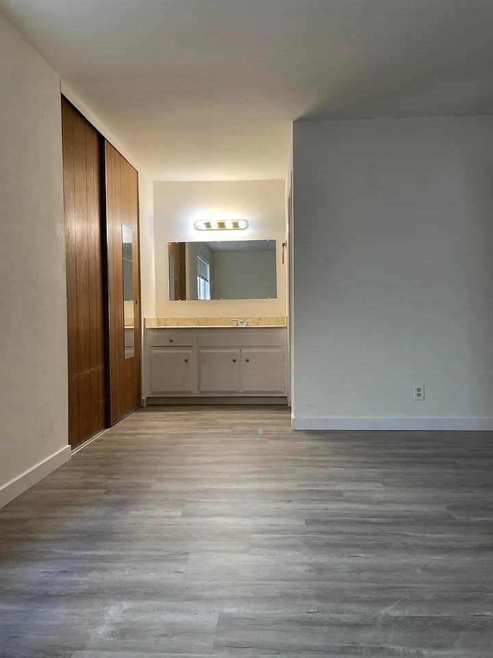 648 Sylvan St #1 - Photo 5 of 9