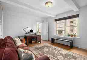 featured image of 400 E 52nd St