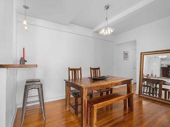 400 E 52Nd St - Photo 3 of 8