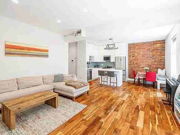 425 W End Ave - Photo 2 of 8