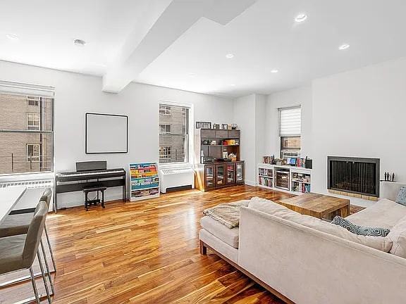 425 W End Ave - Photo 3 of 8