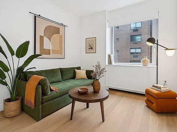 212 W 72Nd St - Photo 5 of 7