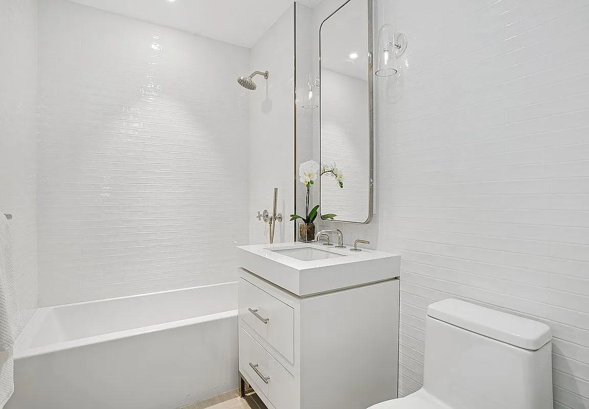 212 W 72Nd St - Photo 7 of 7