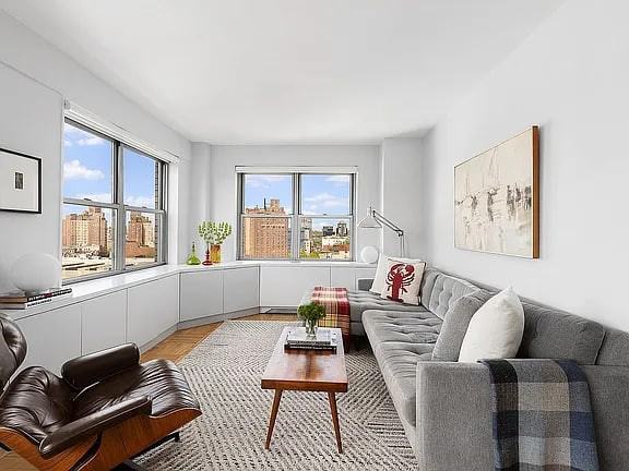 175 W 13Th St - Photo 4 of 6