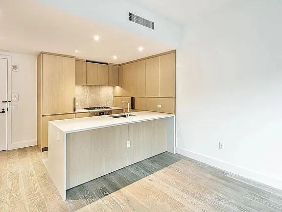 10 Nevins St - Photo 2 of 7