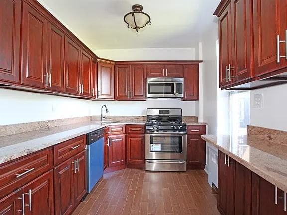 474 W 238Th St - Photo 4 of 8