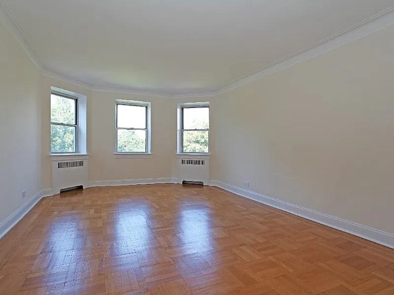 474 W 238Th St - Photo 6 of 8