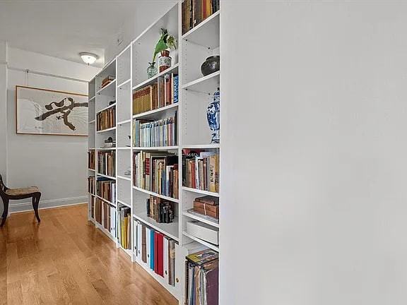 811 Walton Ave - Photo 5 of 7