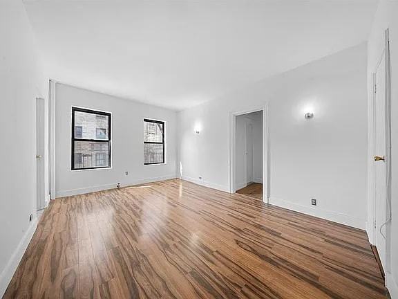 1001 Anderson Ave - Photo 2 of 7