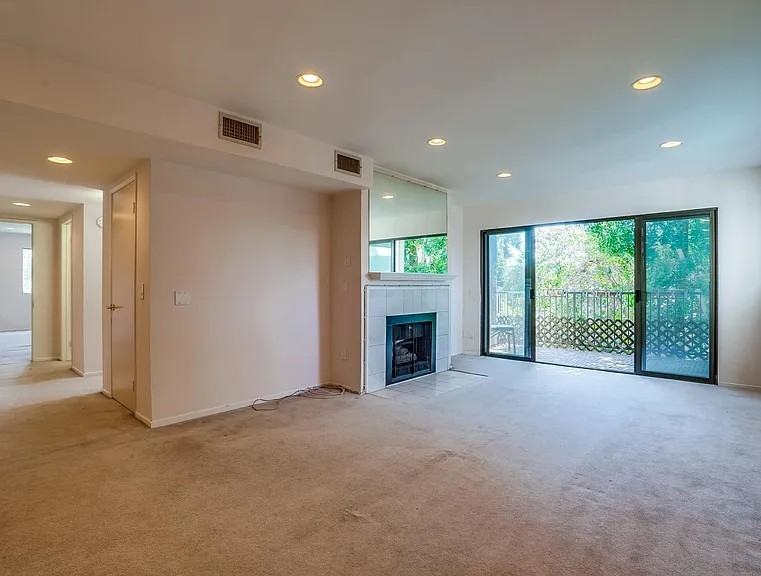 14804 Magnolia Blvd #10 - Photo 2 of 13